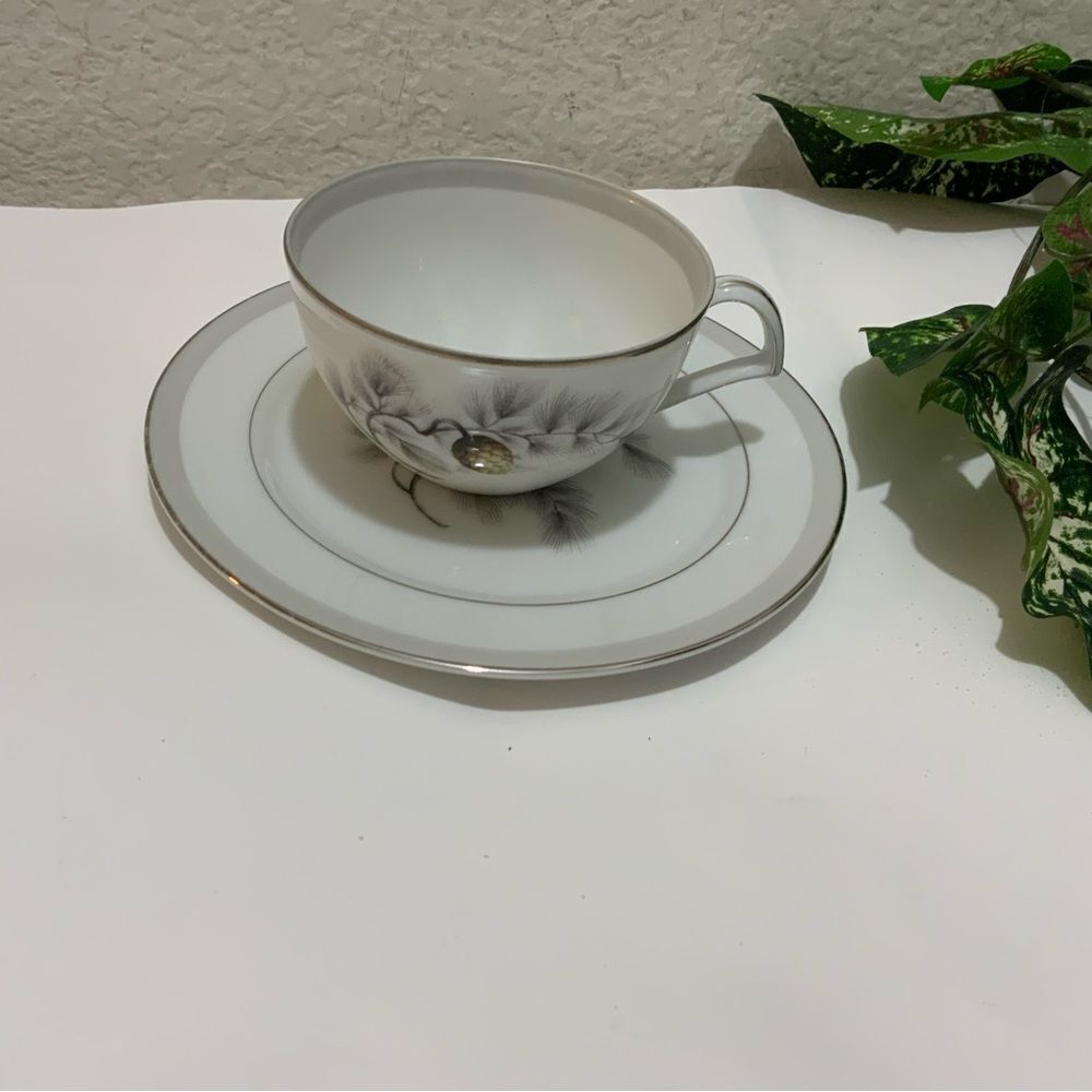 Vintage Kent China “Silver Pine“ Tea Cup & Sauer replacement B2